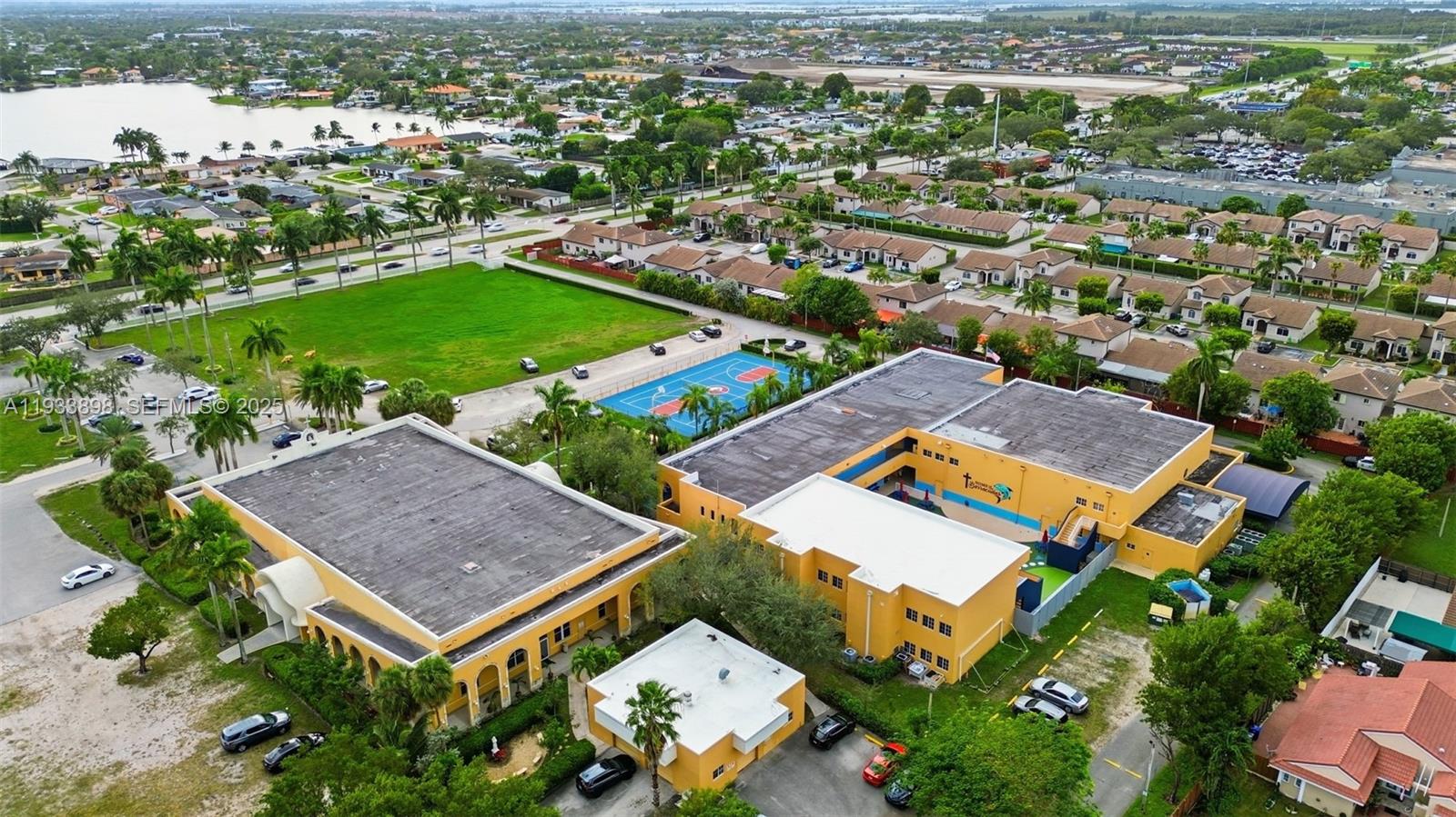 IBIS VILLA AT MIAMI GARDE - Residential