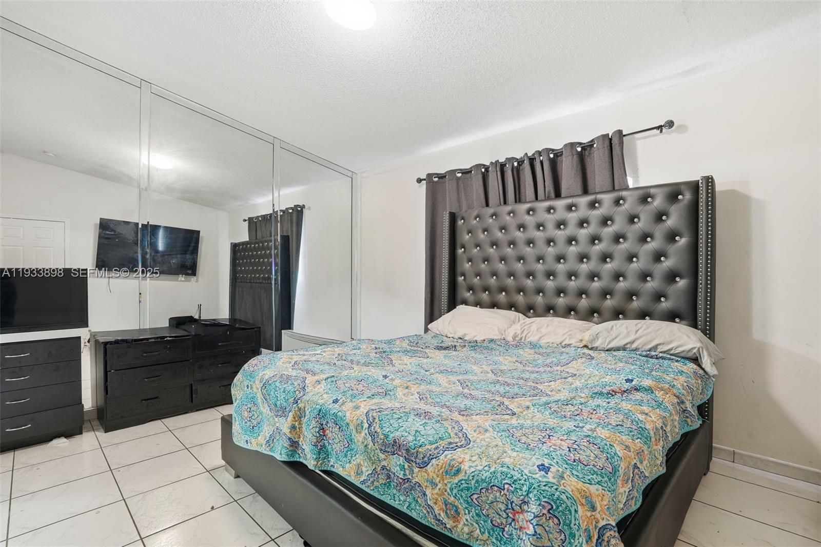 IBIS VILLA AT MIAMI GARDE - Residential