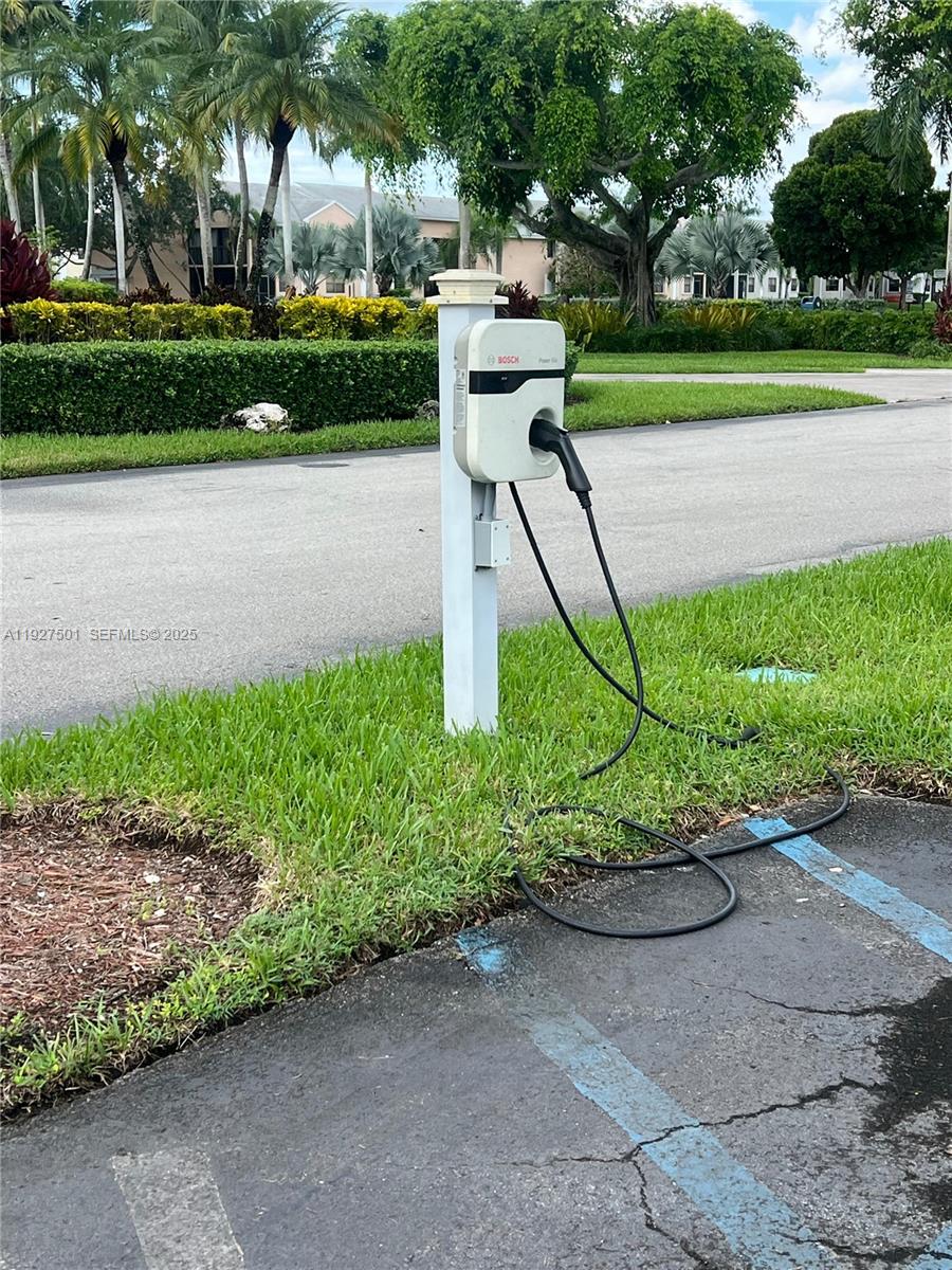 LAKESHORE CONDO I - Residential