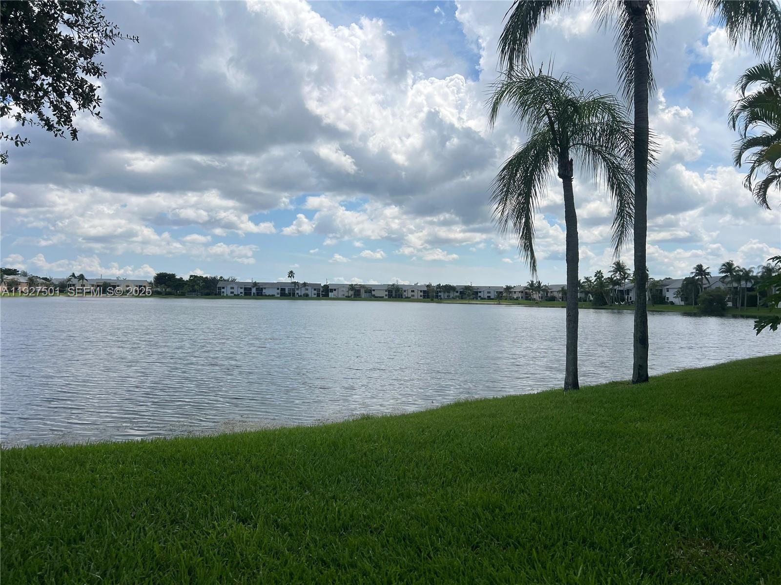 LAKESHORE CONDO I - Residential