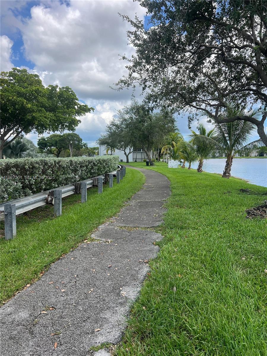 LAKESHORE CONDO I - Residential