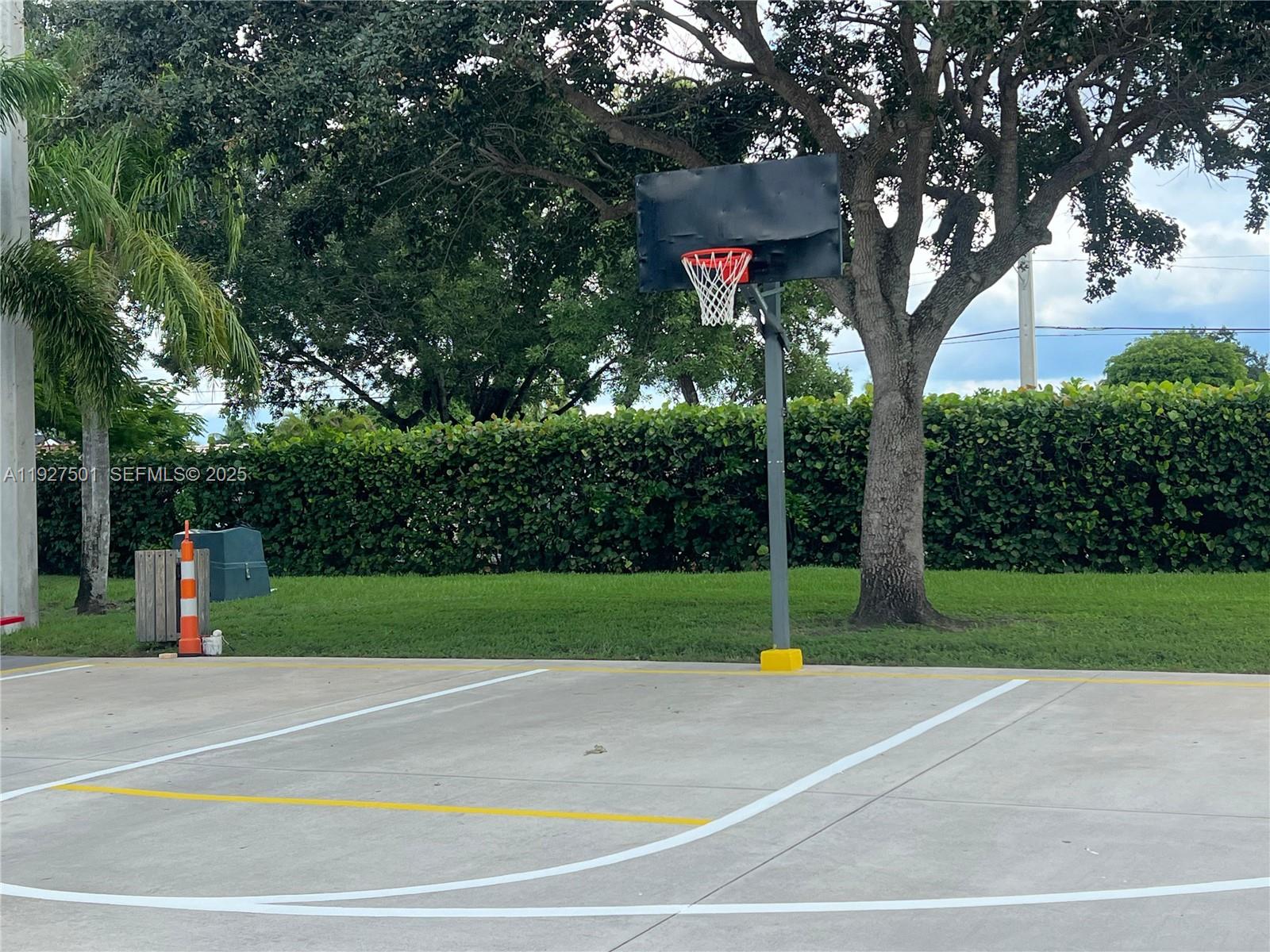 LAKESHORE CONDO I - Residential