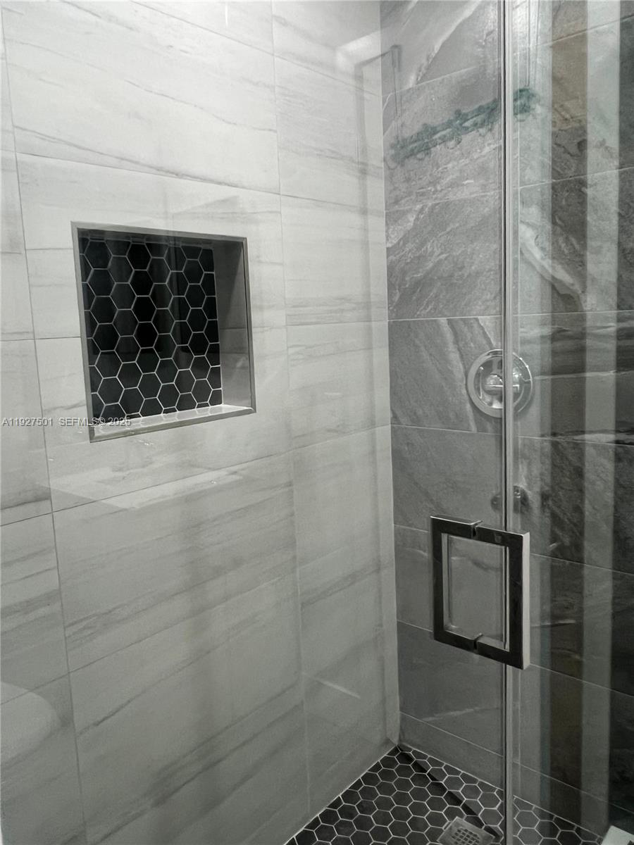 LAKESHORE CONDO I - Residential