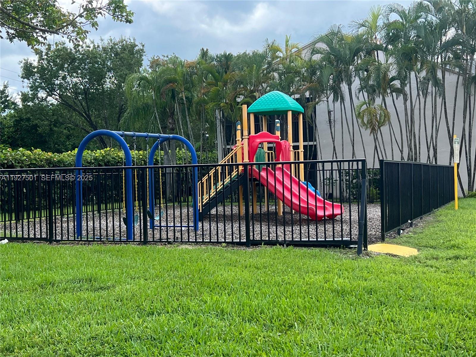 LAKESHORE CONDO I - Residential