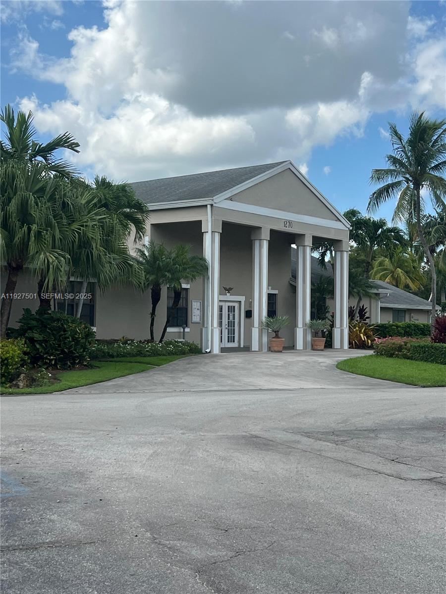 LAKESHORE CONDO I - Residential