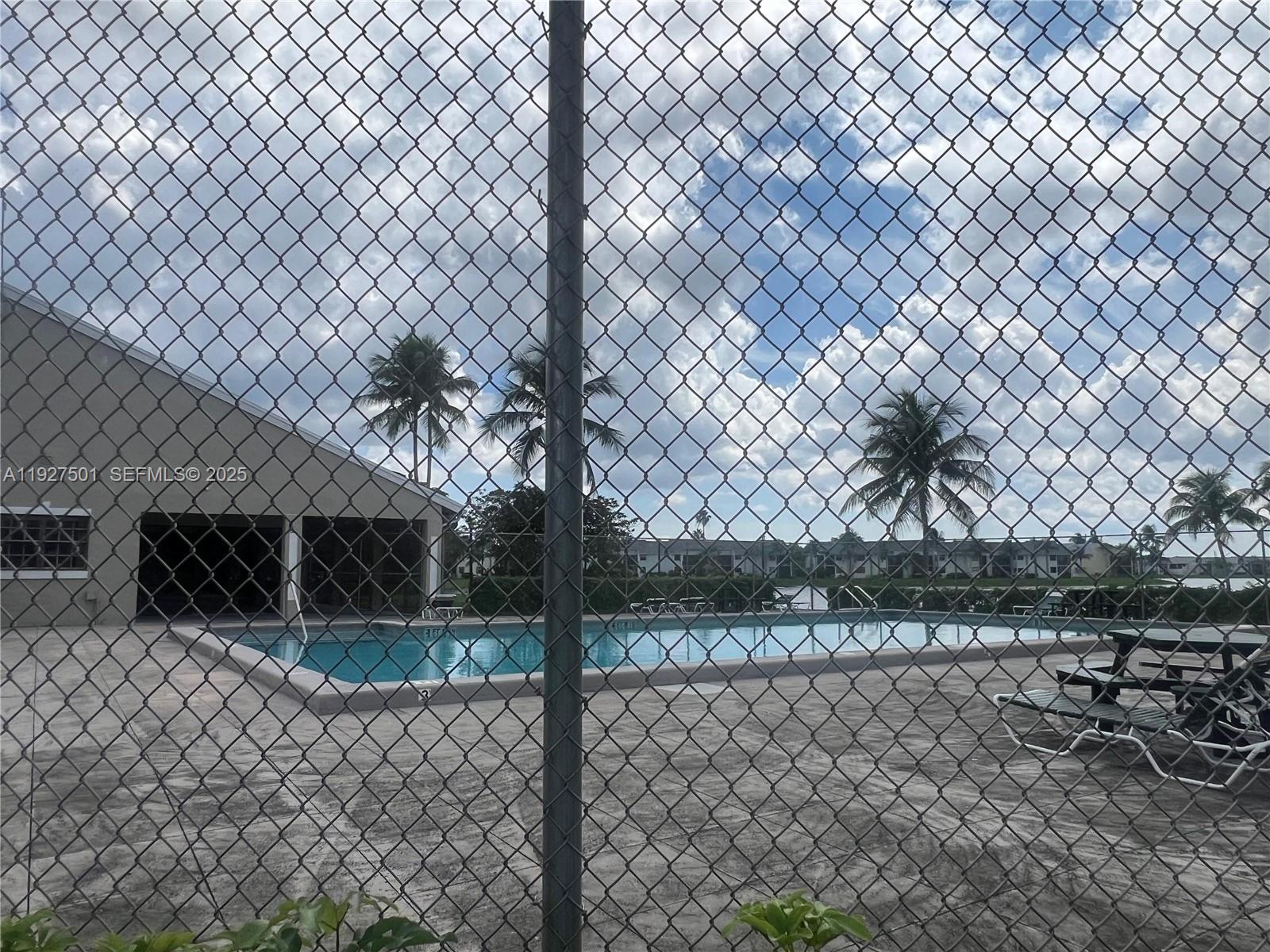 LAKESHORE CONDO I - Residential