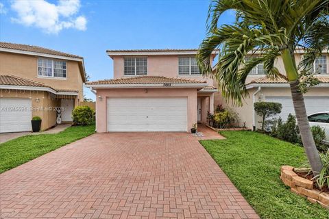 3869 Sienna Greens Ter Lauderhill FL 33319