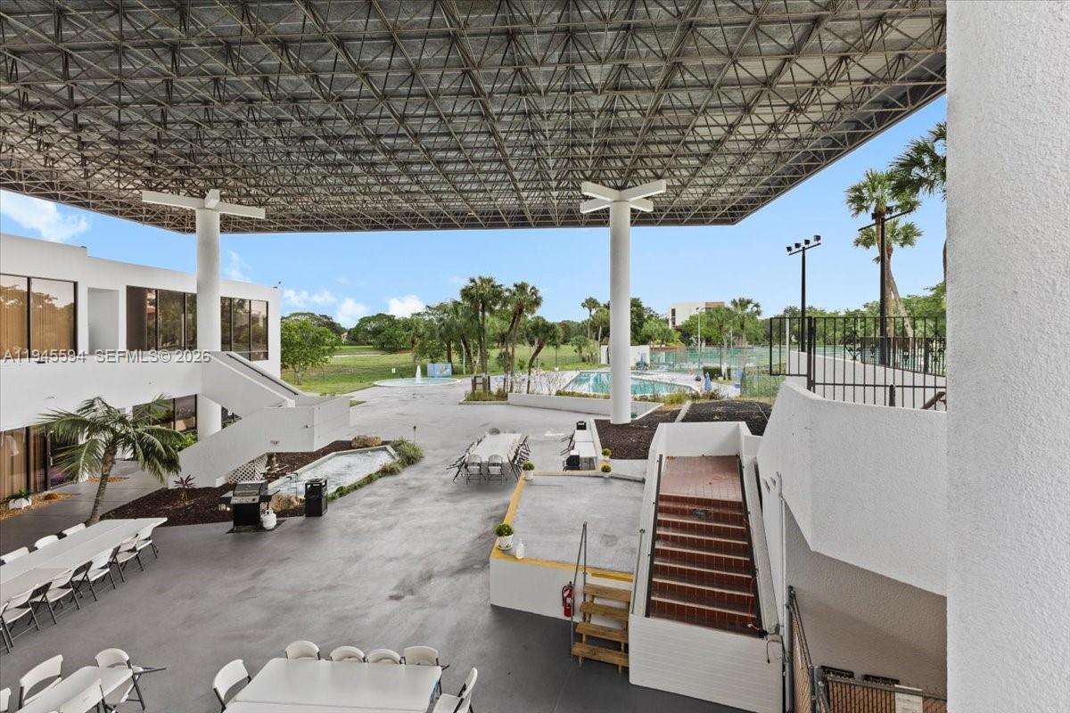 S & R OF INVERRARY - Residential