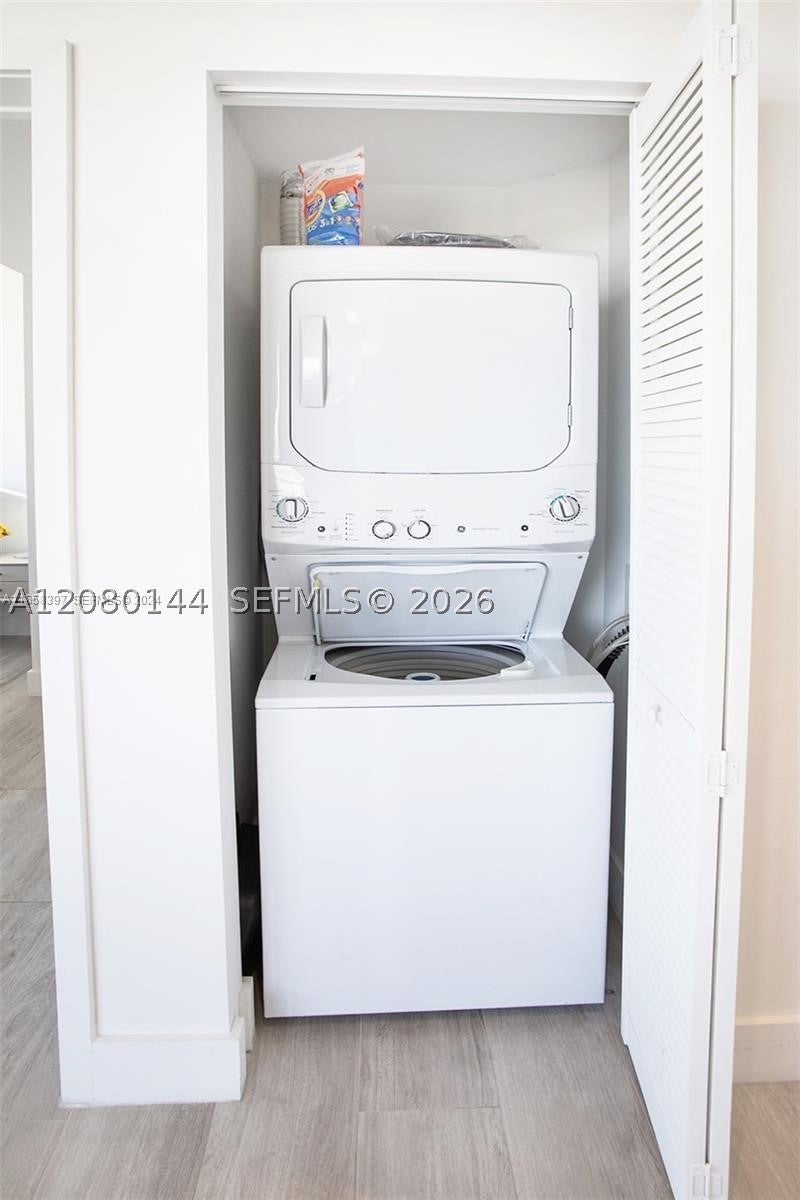 121 NE 34th St 2616