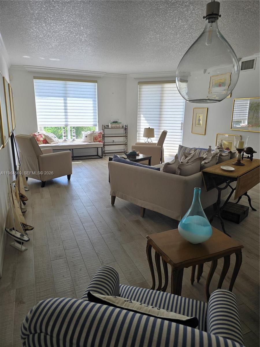 2880 NE 14th St Cswy 311