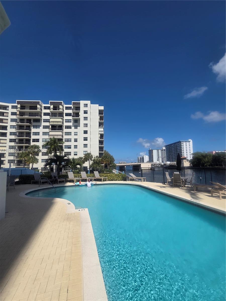 POINTE @ POMPANO BEACH CO - Residential