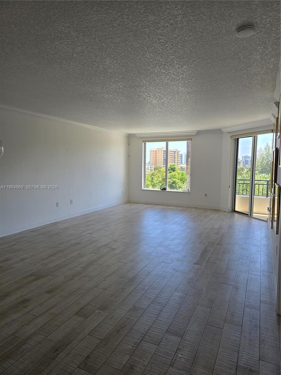 POINTE @ POMPANO BEACH CO - Residential