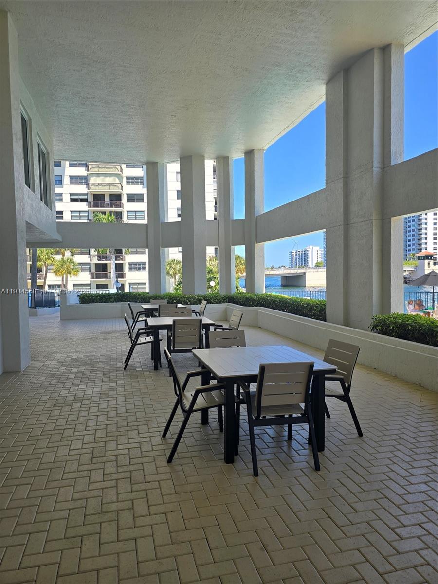 POINTE @ POMPANO BEACH CO - Residential
