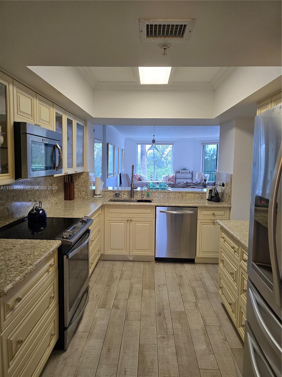 2880 NE 14th St Cswy 311