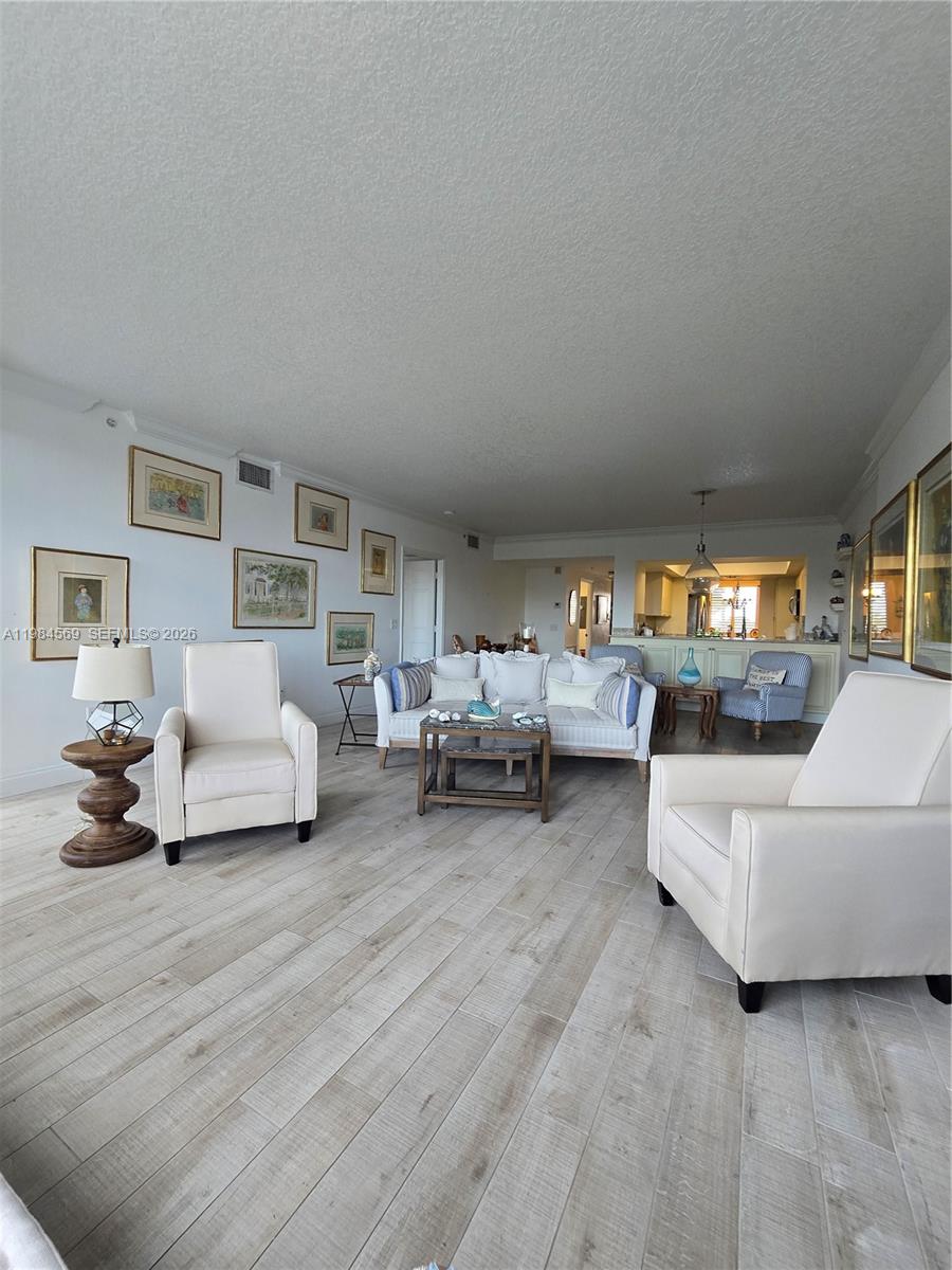 2880 NE 14th St Cswy 311