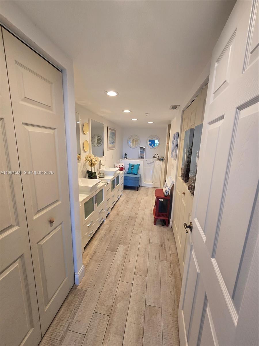 POINTE @ POMPANO BEACH CO - Residential