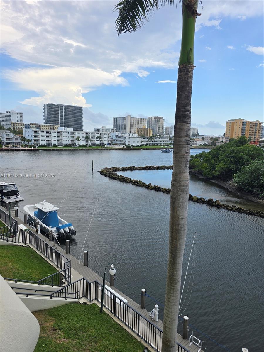 POINTE @ POMPANO BEACH CO - Residential