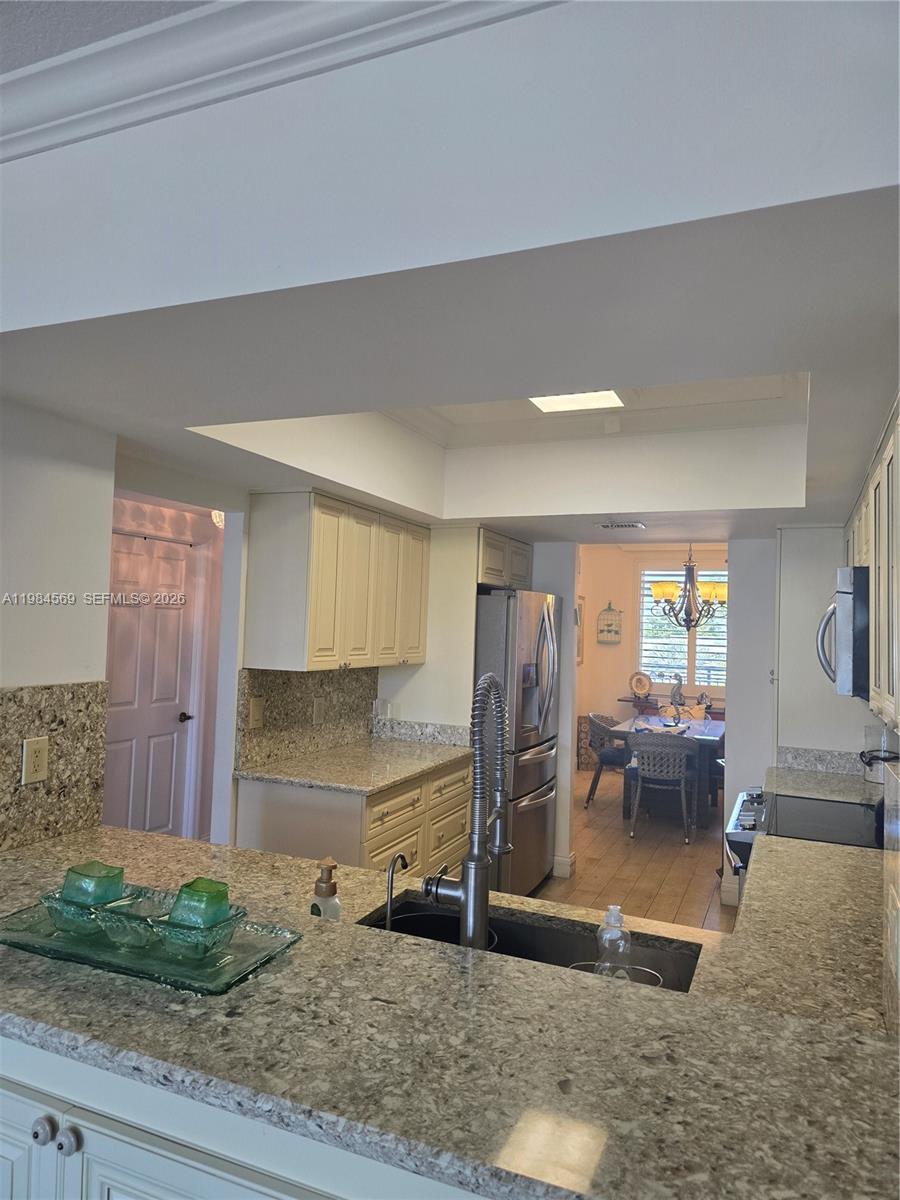 POINTE @ POMPANO BEACH CO - Residential