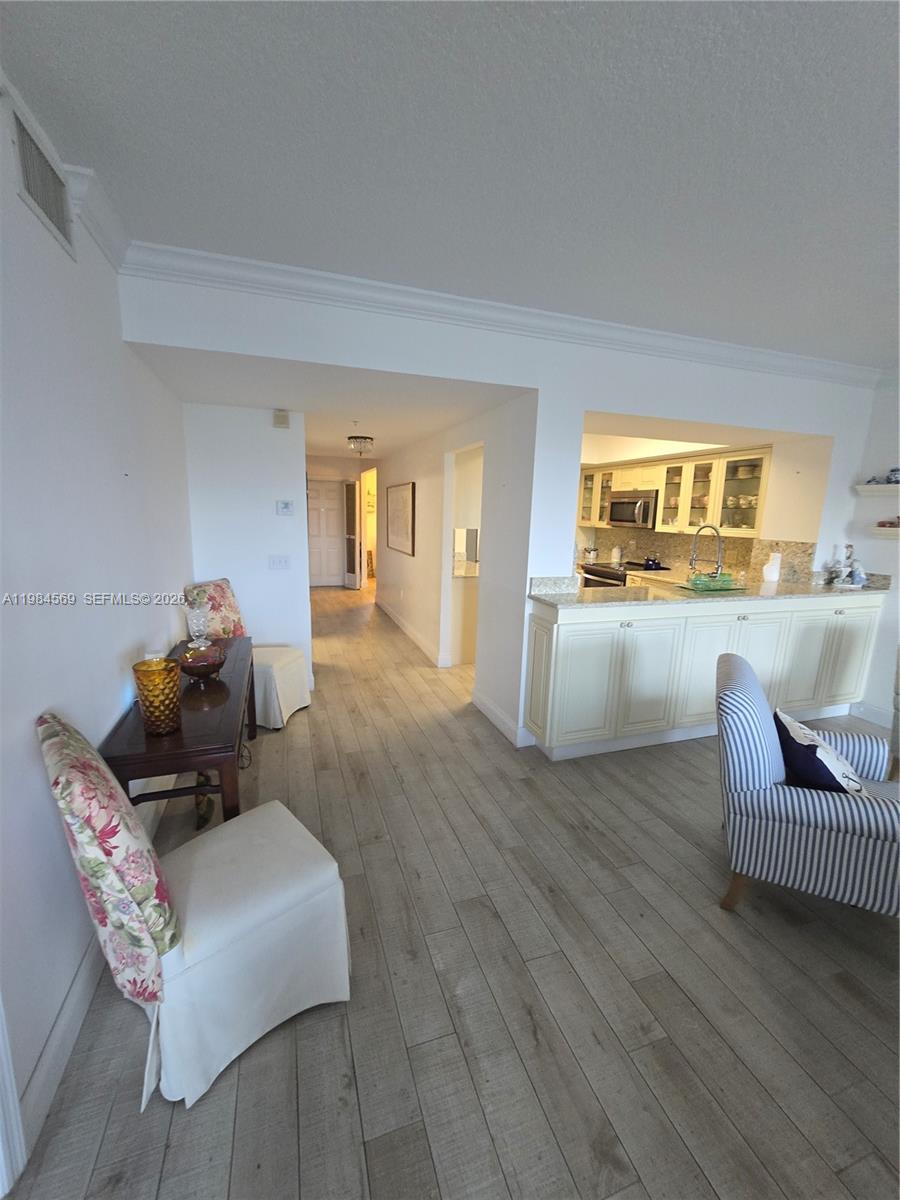 POINTE @ POMPANO BEACH CO - Residential