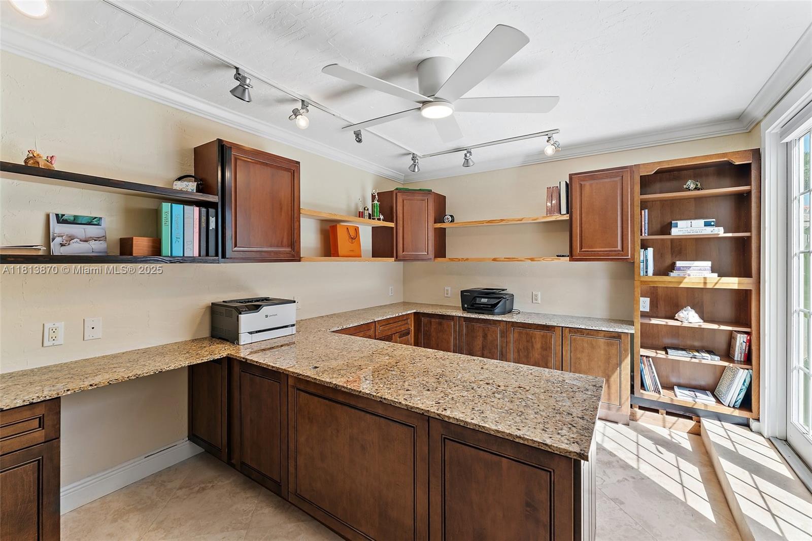 OCEAN WALK PLACE PH III - Residential