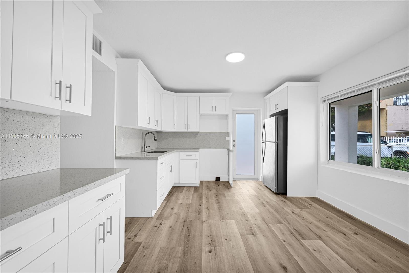 SUB OF PB 7-113 - Residential