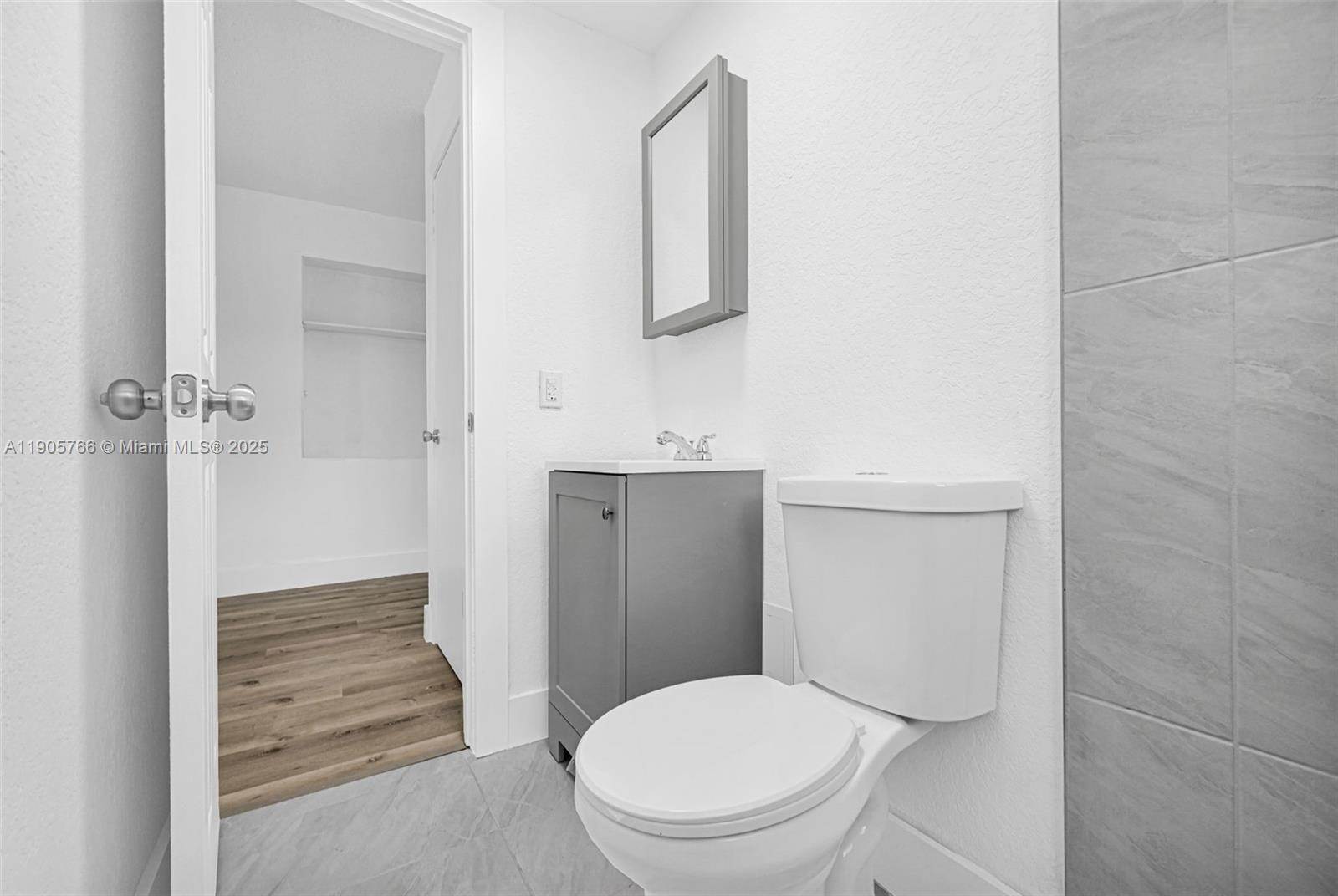 SUB OF PB 7-113 - Residential