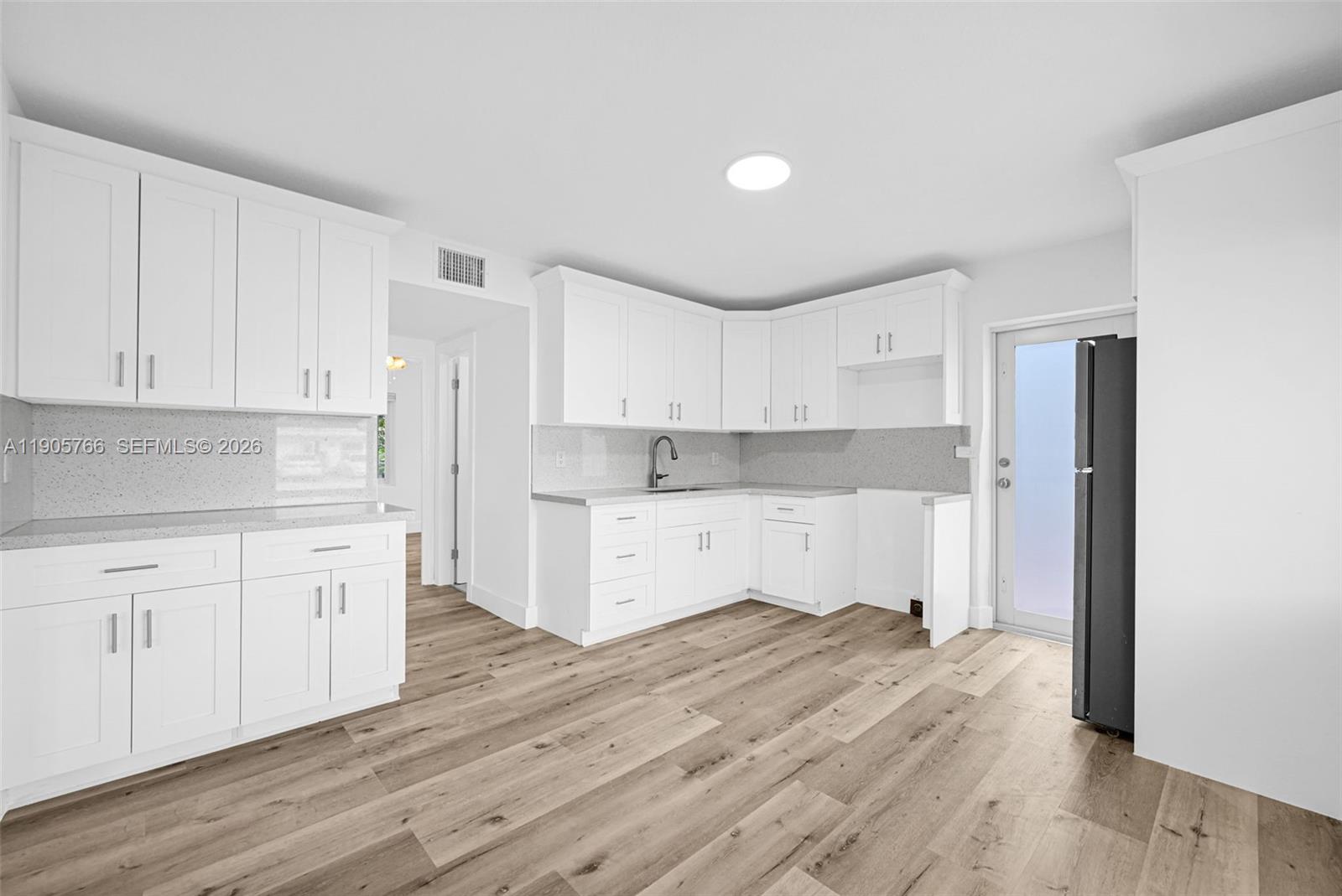 SUB OF PB 7-113 - Residential