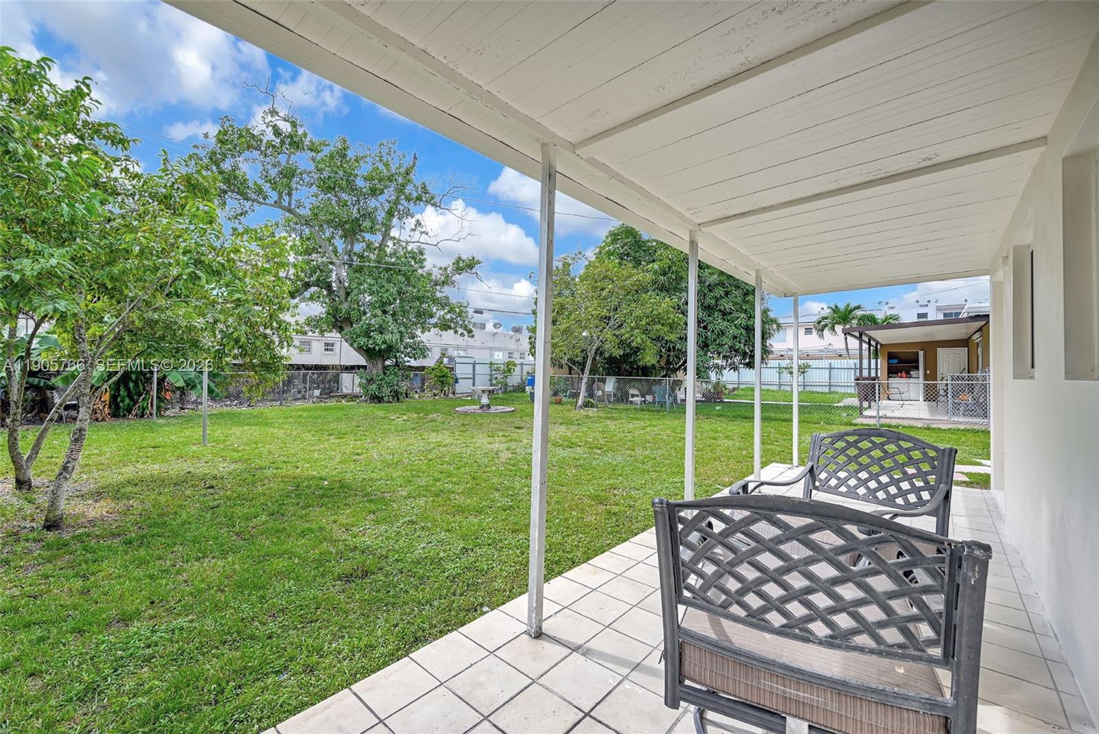 SUB OF PB 7-113 - Residential