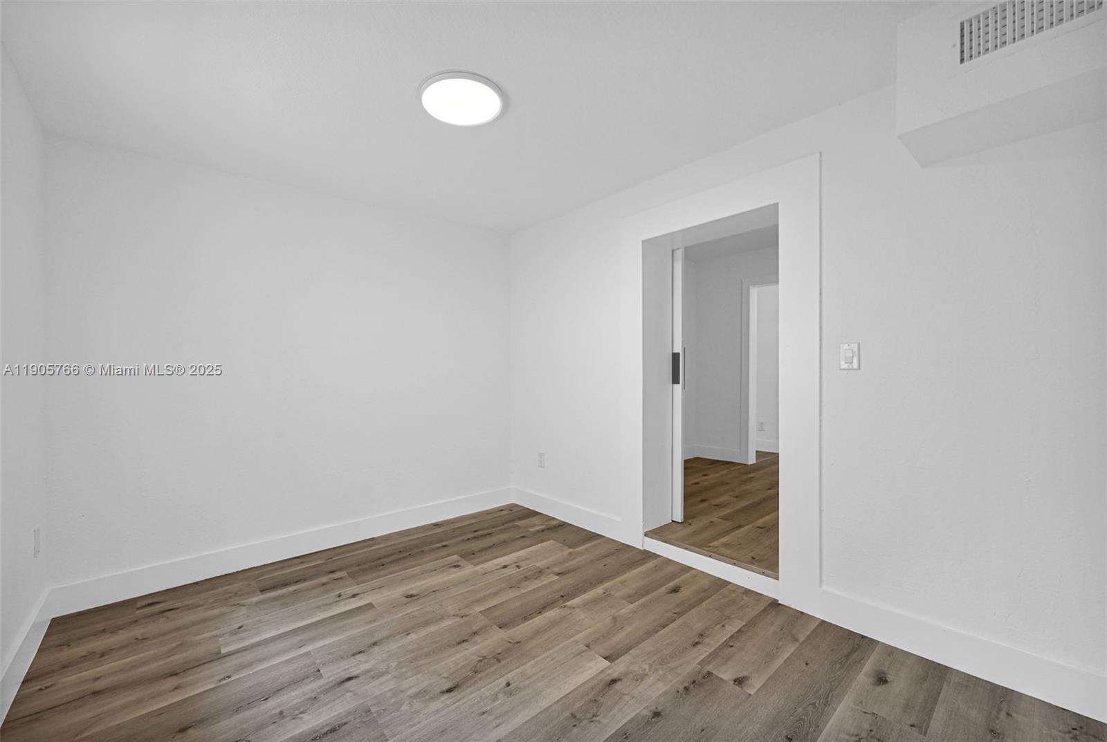 SUB OF PB 7-113 - Residential