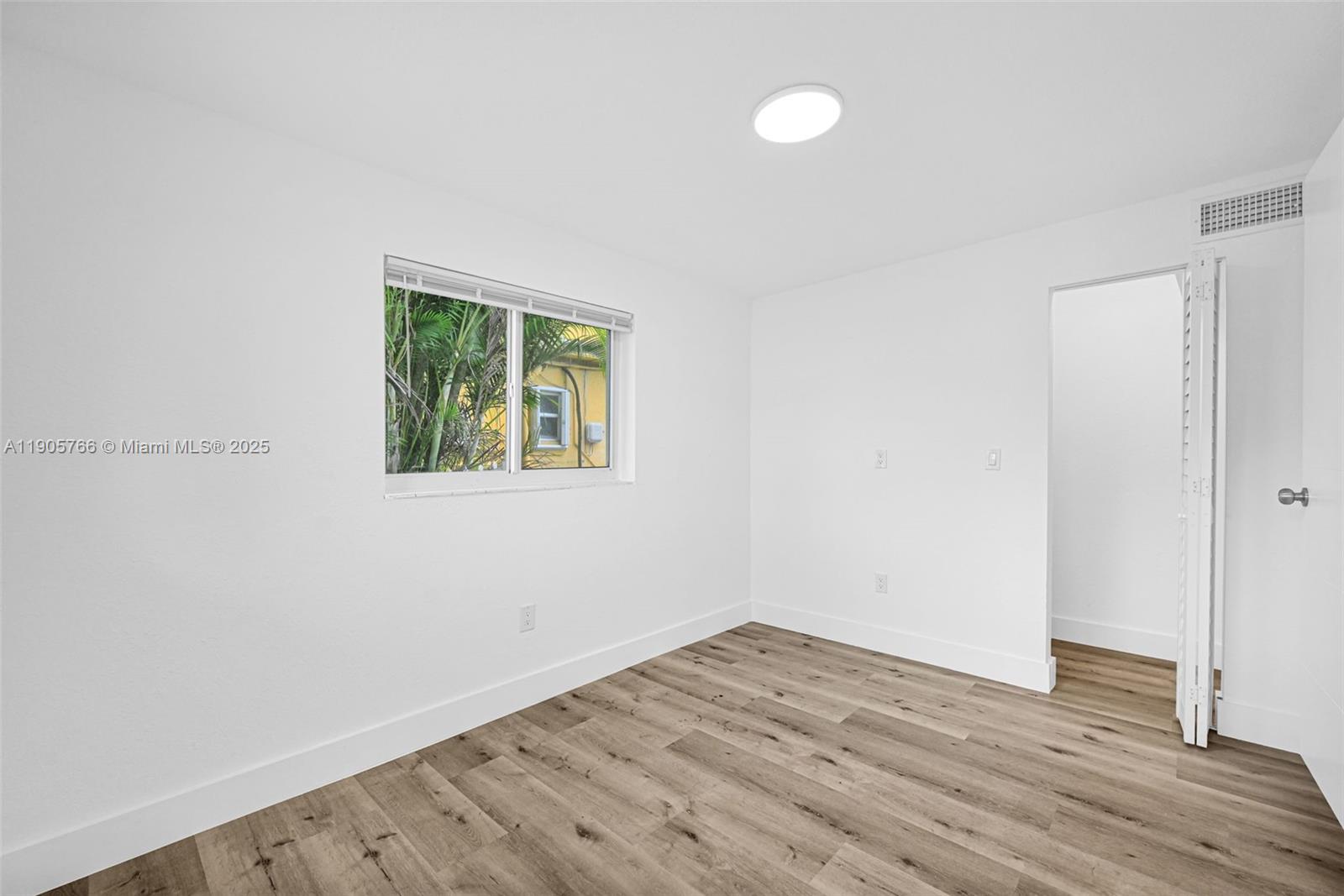 SUB OF PB 7-113 - Residential