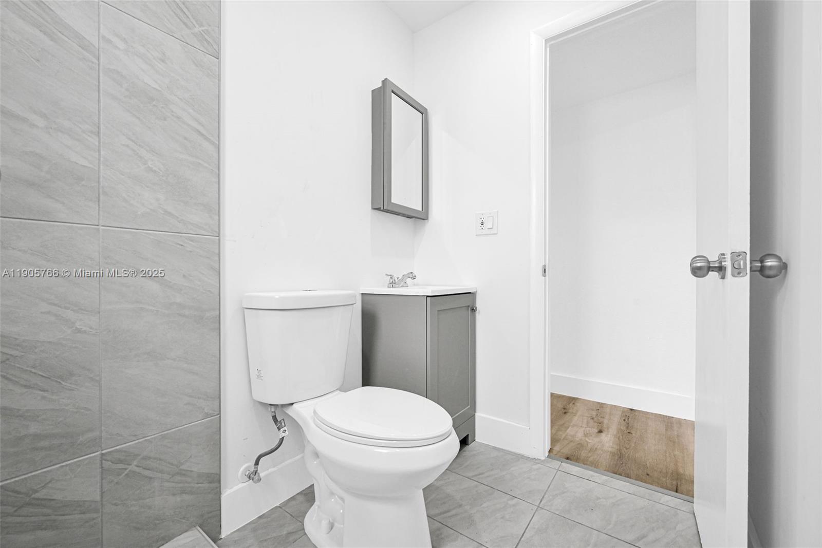 SUB OF PB 7-113 - Residential