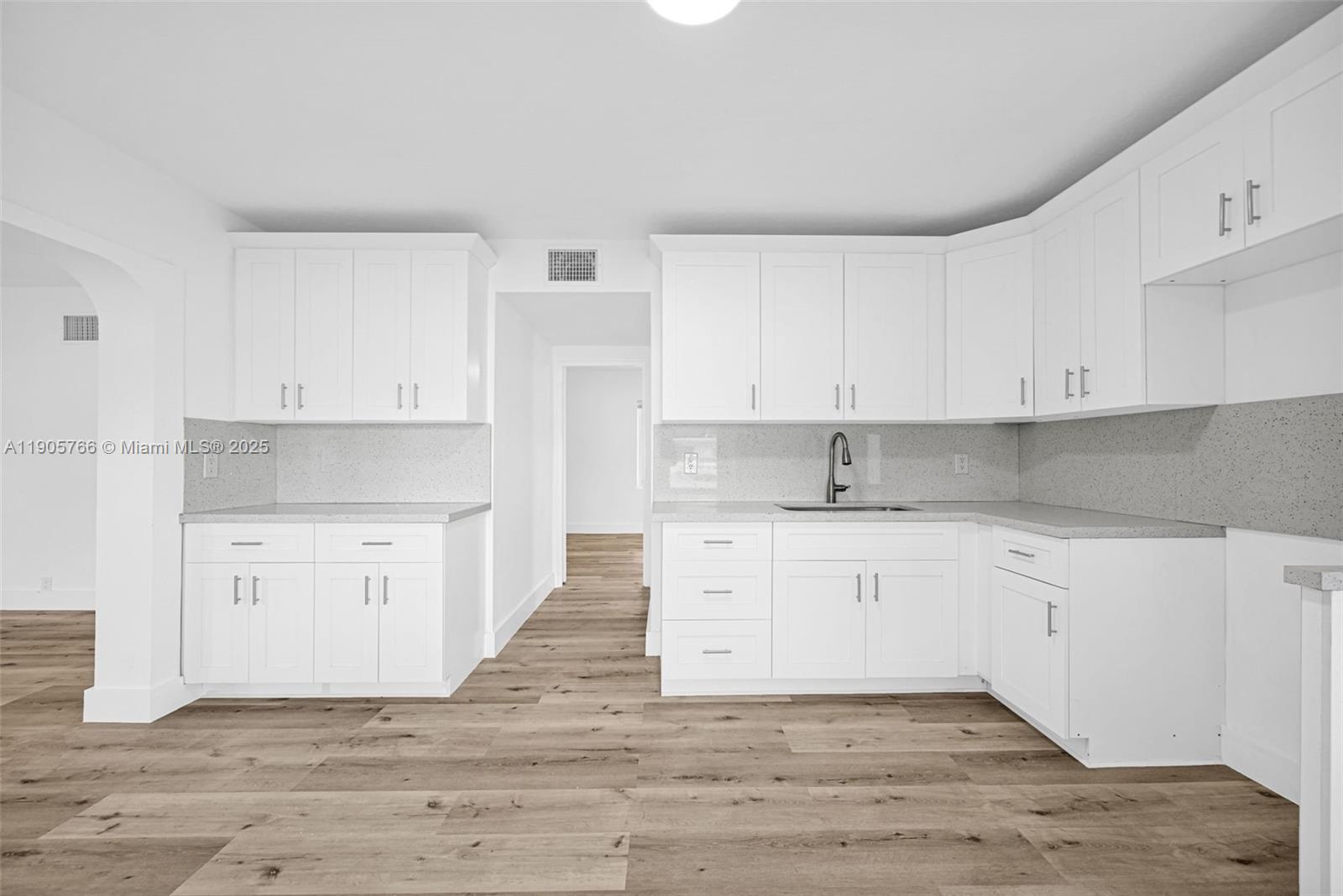 SUB OF PB 7-113 - Residential