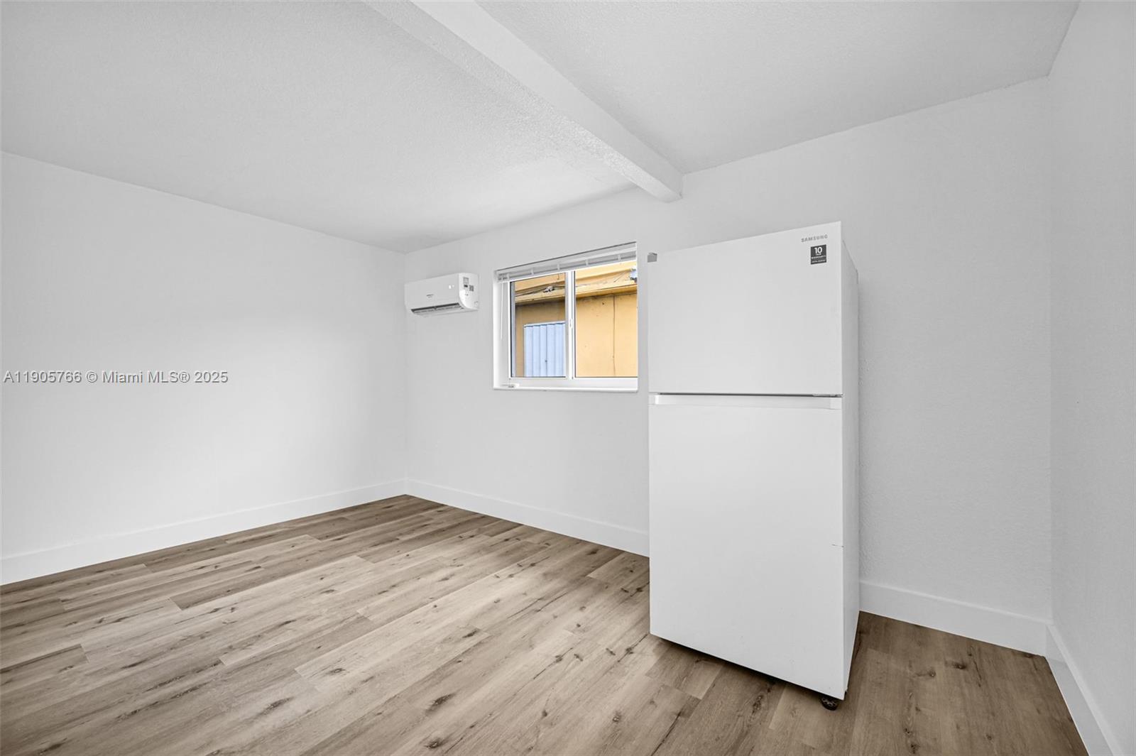 SUB OF PB 7-113 - Residential