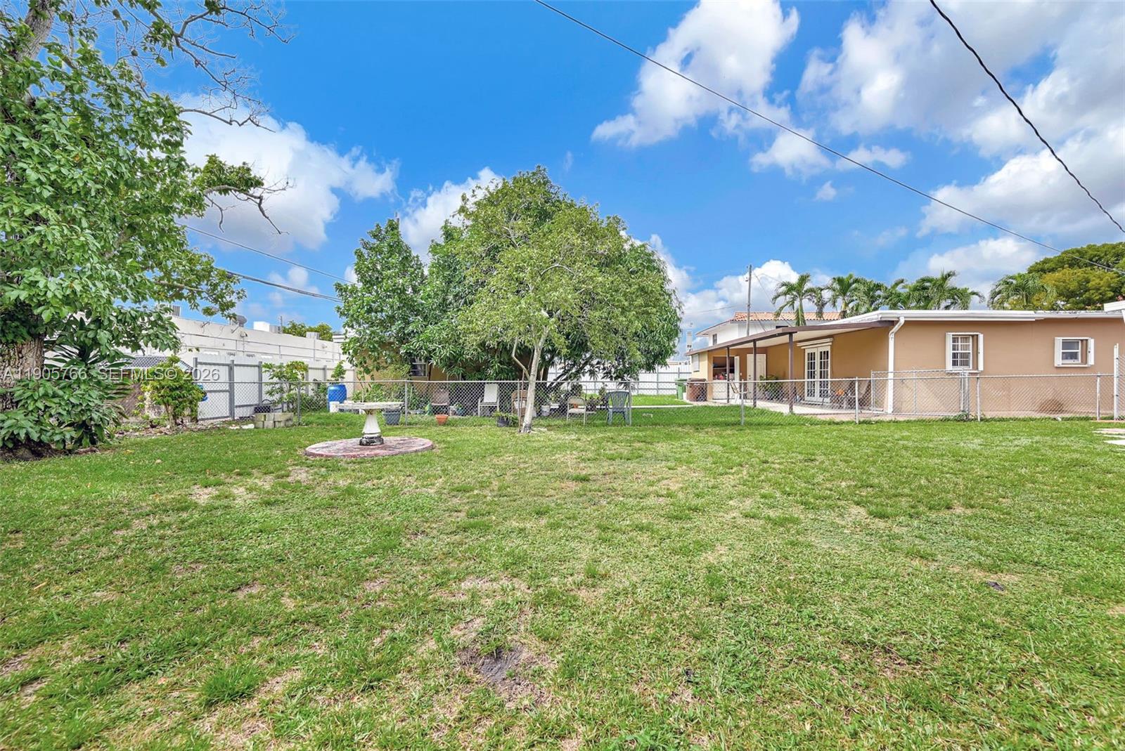 SUB OF PB 7-113 - Residential