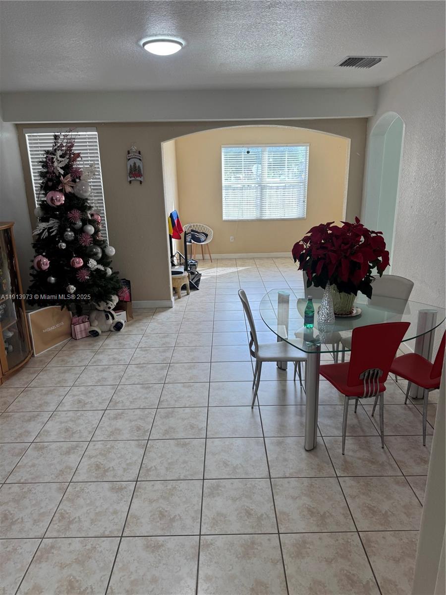 ISLAND AT DORAL - Residential