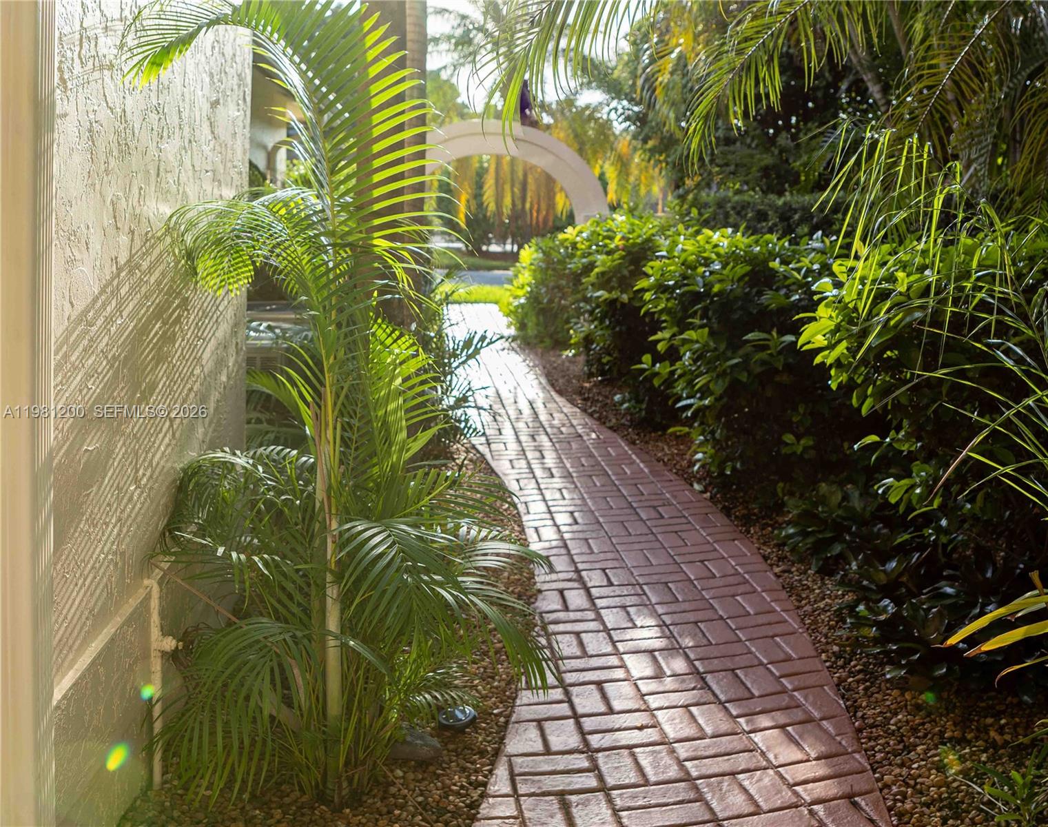 4957 NW 93rd Doral Pl .