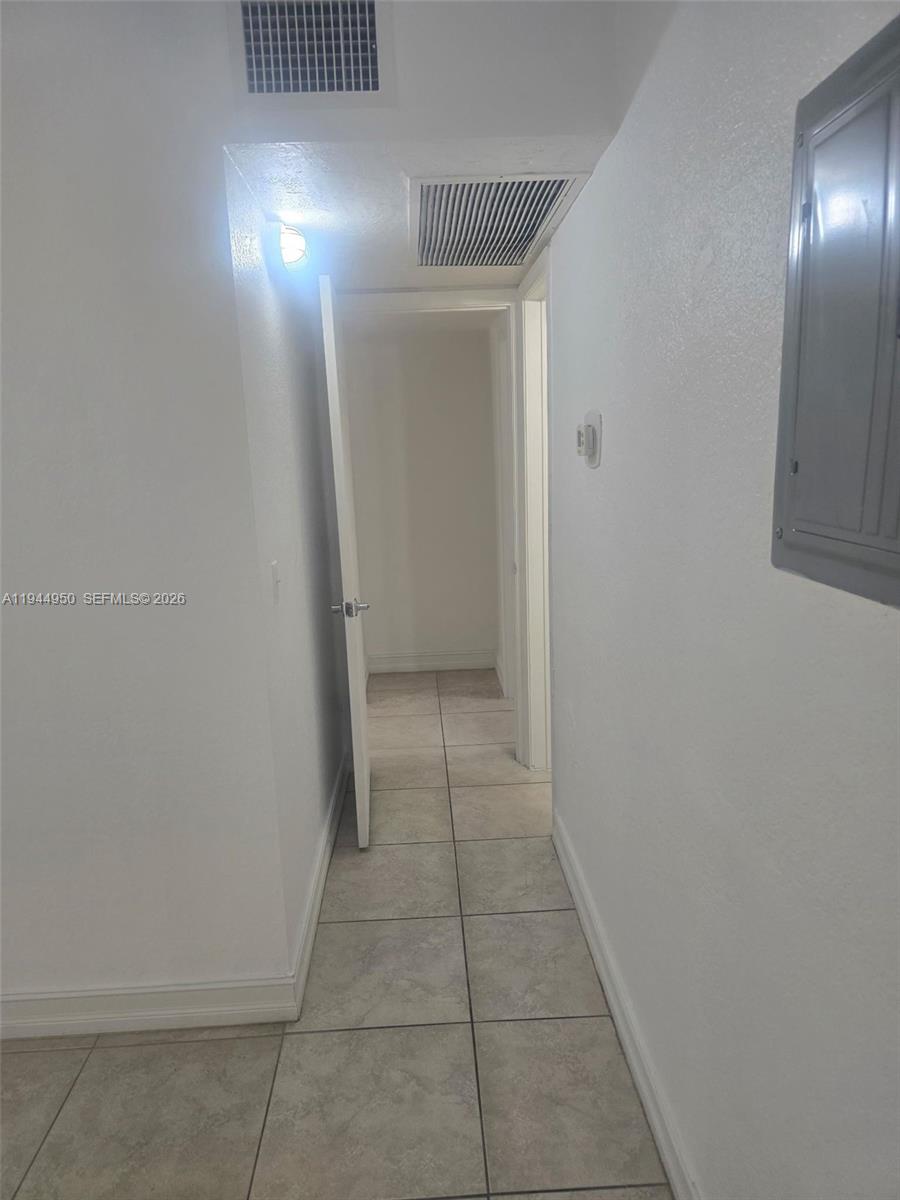 HOLLYWOOD LITTLE RANCHES - Residential Lease