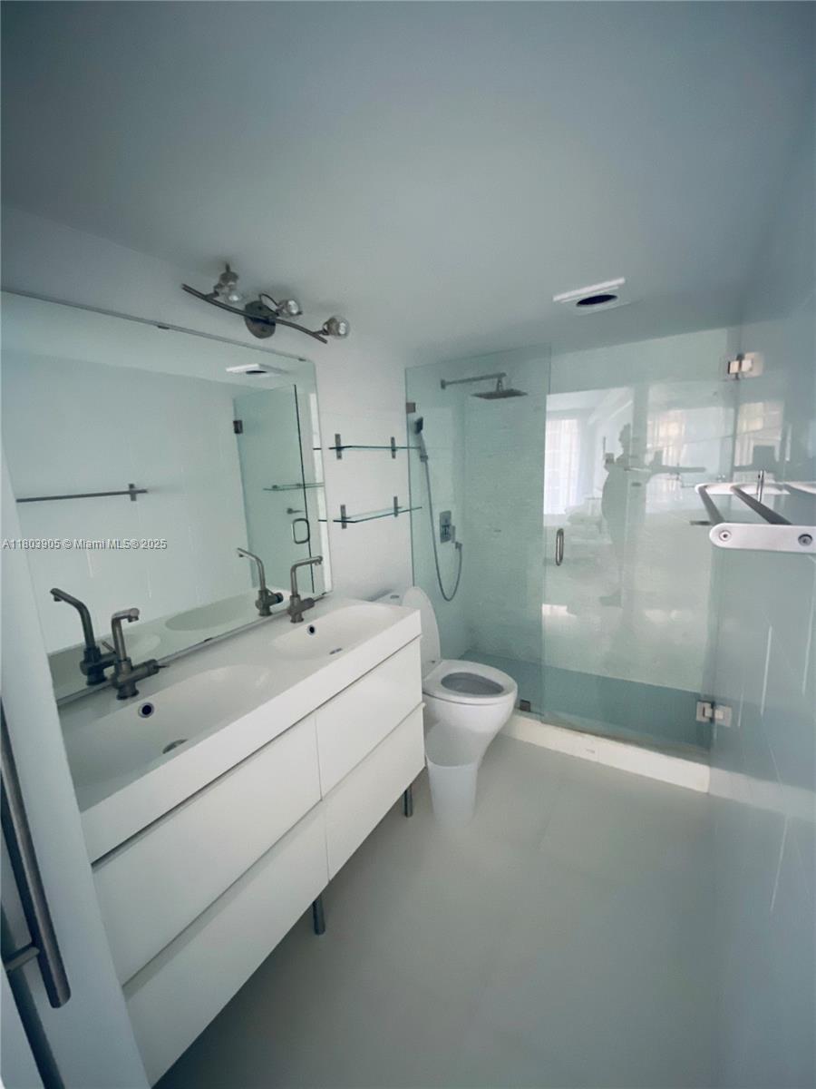 VENETIA CONDO - Residential Lease