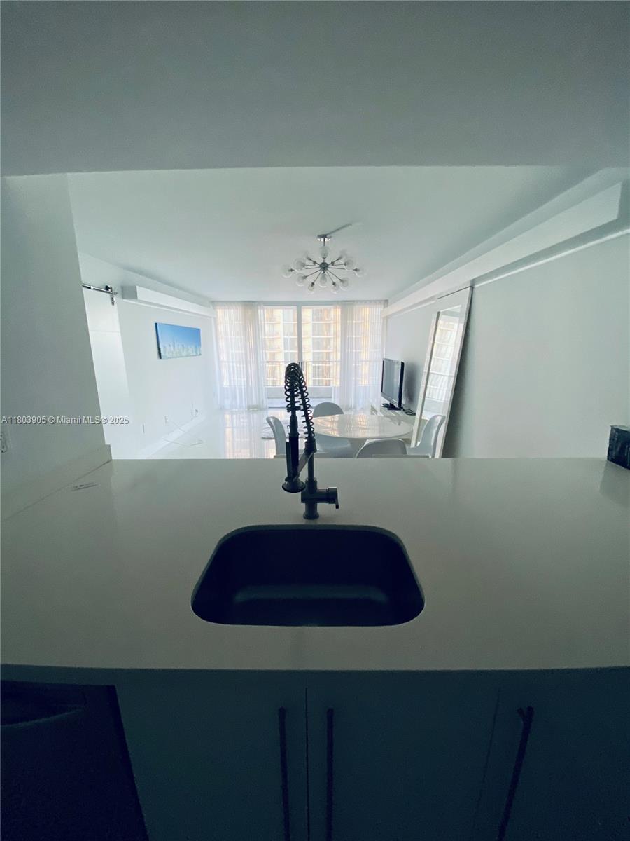 555 NE 15th St 27G