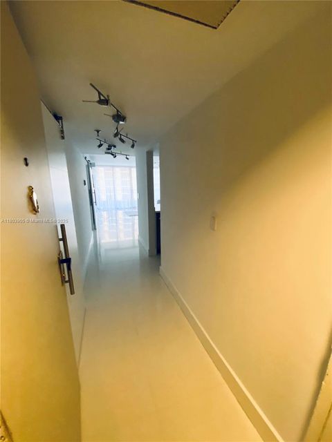 555 NE 15th St 27G Miami FL 33132