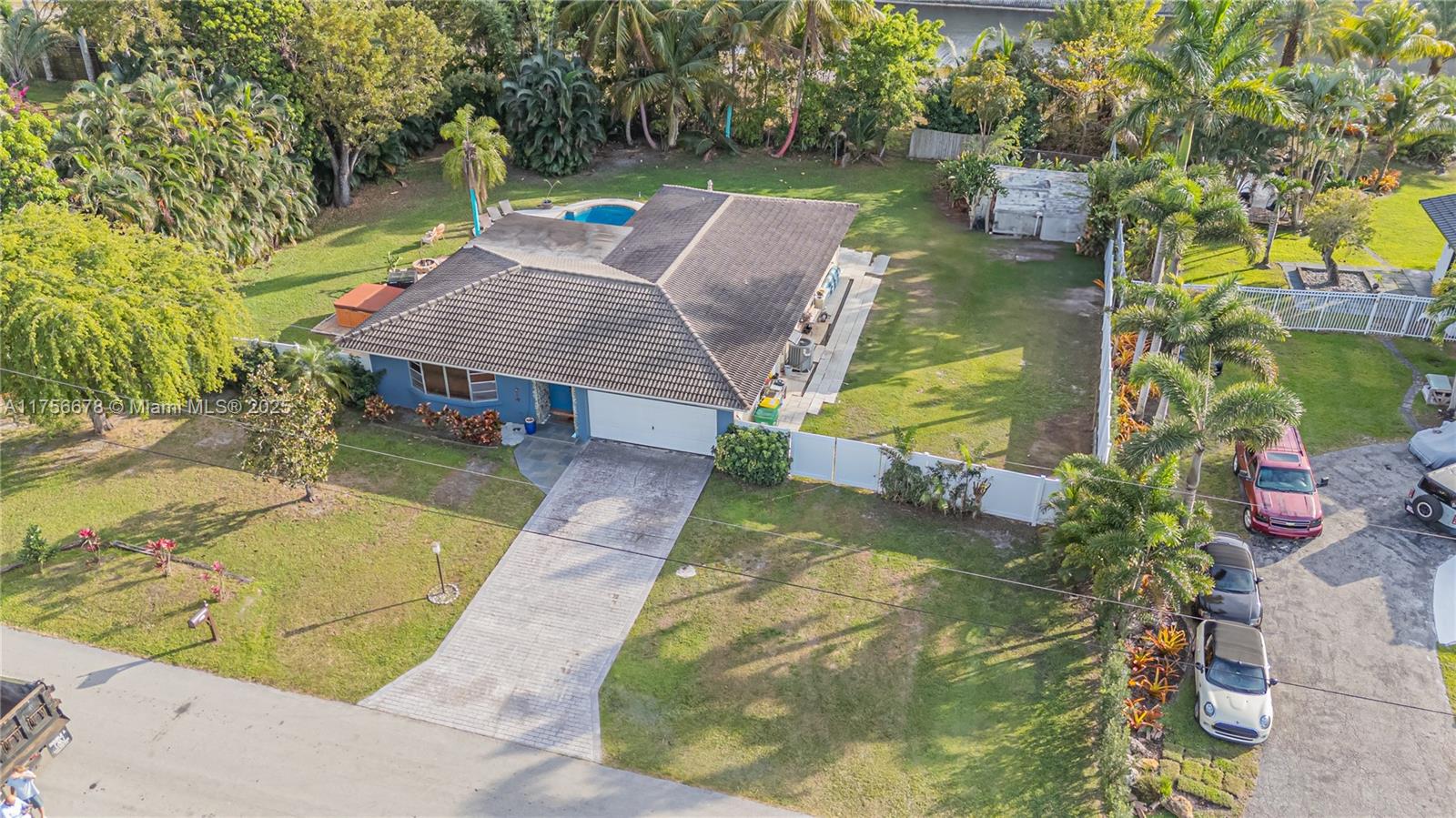 Property for Sale at 11400 Tara Dr, Plantation, Miami-Dade County, Florida - Bedrooms: 3 
Bathrooms: 2  - $900,000