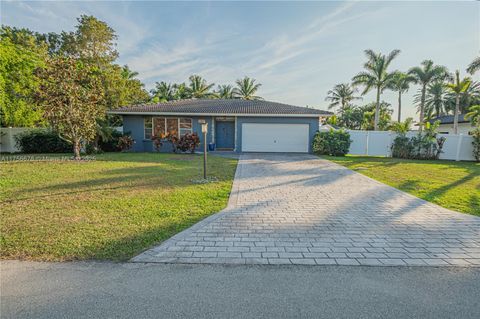 11400 Tara Dr Plantation FL 33325