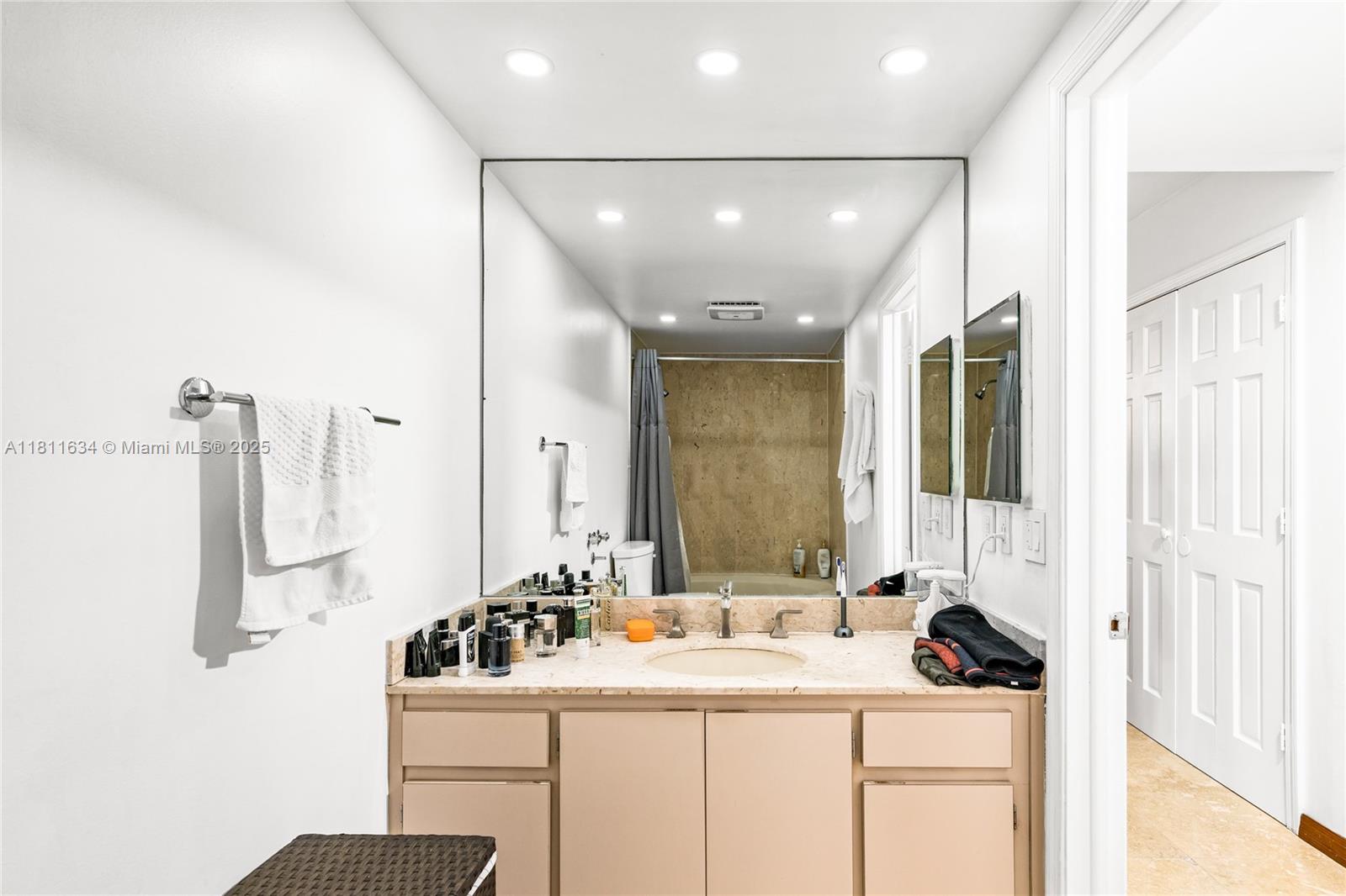 CRICKET CLUB CONDO - Residential Lease