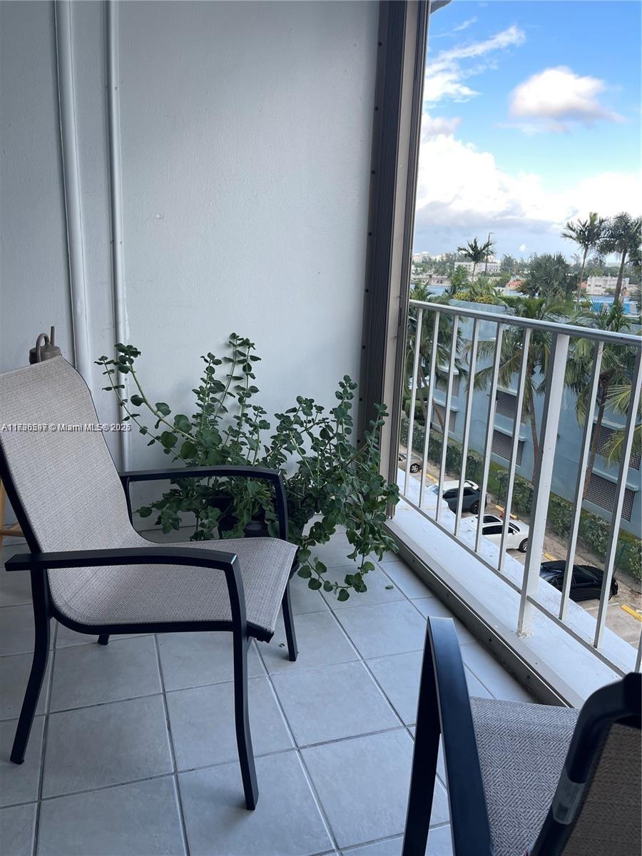 KENNEDY HOUSE CONDO - Residential