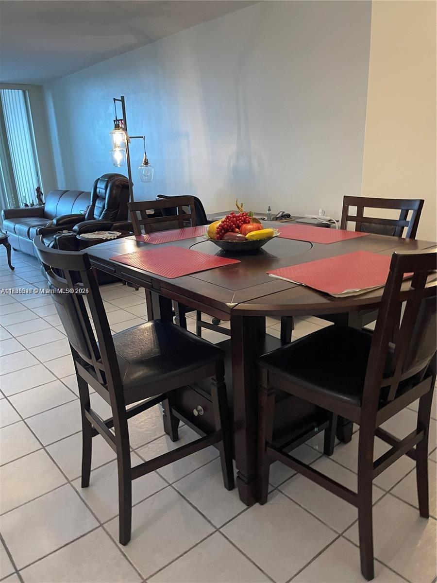 KENNEDY HOUSE CONDO - Residential