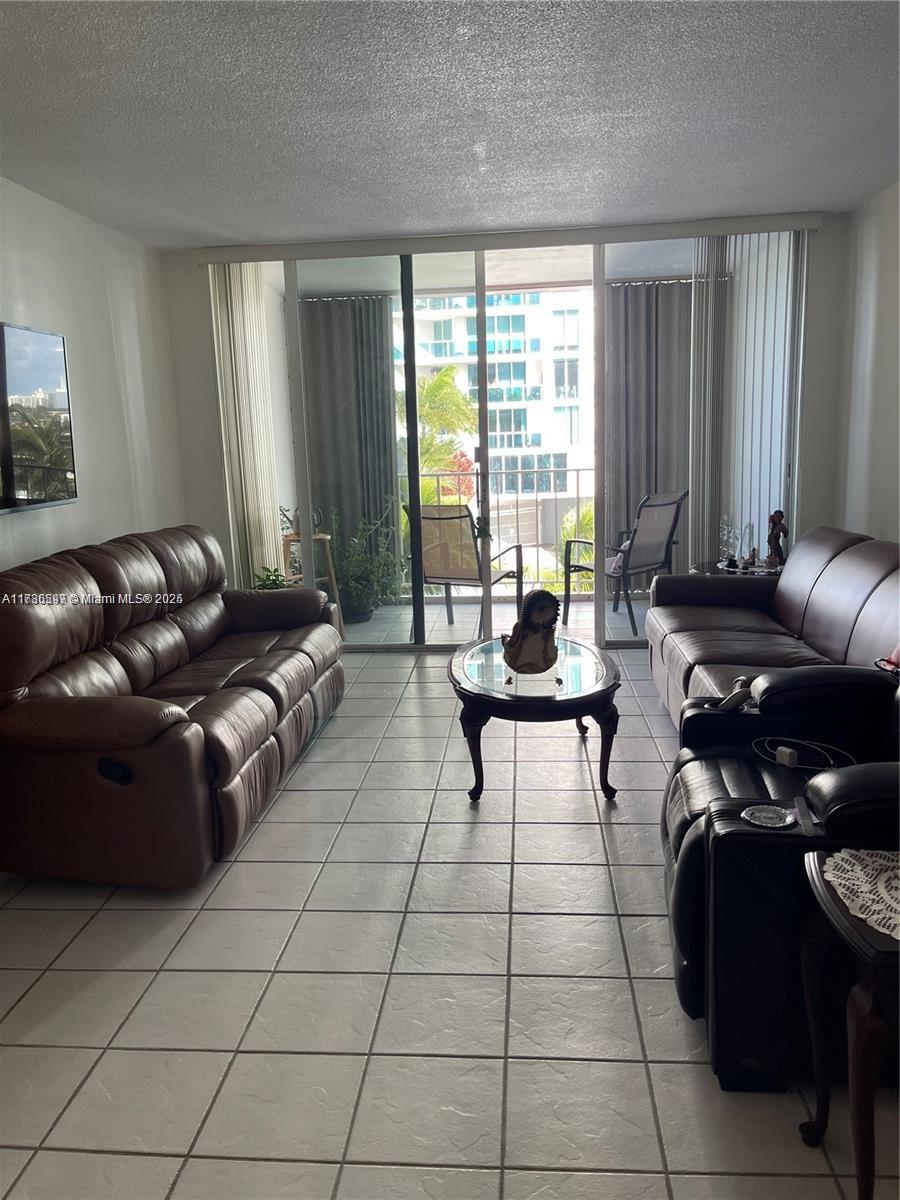 KENNEDY HOUSE CONDO - Residential