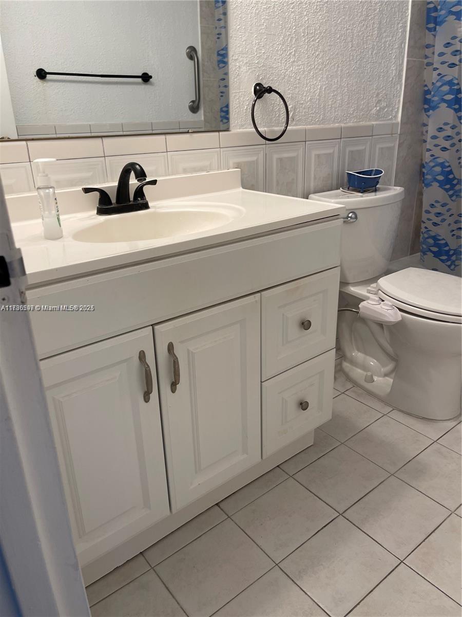 KENNEDY HOUSE CONDO - Residential