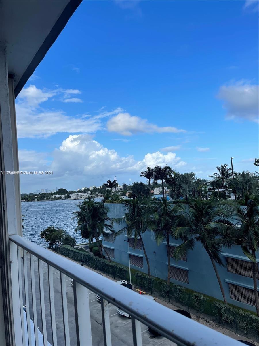 KENNEDY HOUSE CONDO - Residential