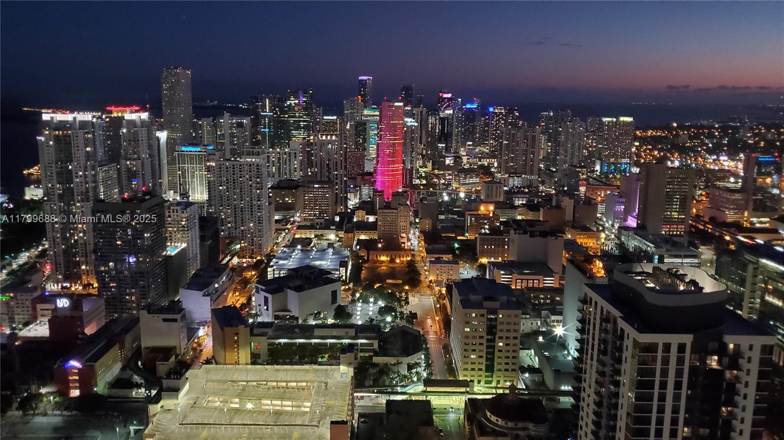 Paramount Miami World Cent - Residential