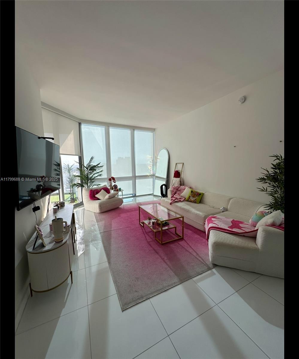Paramount Miami World Cent - Residential